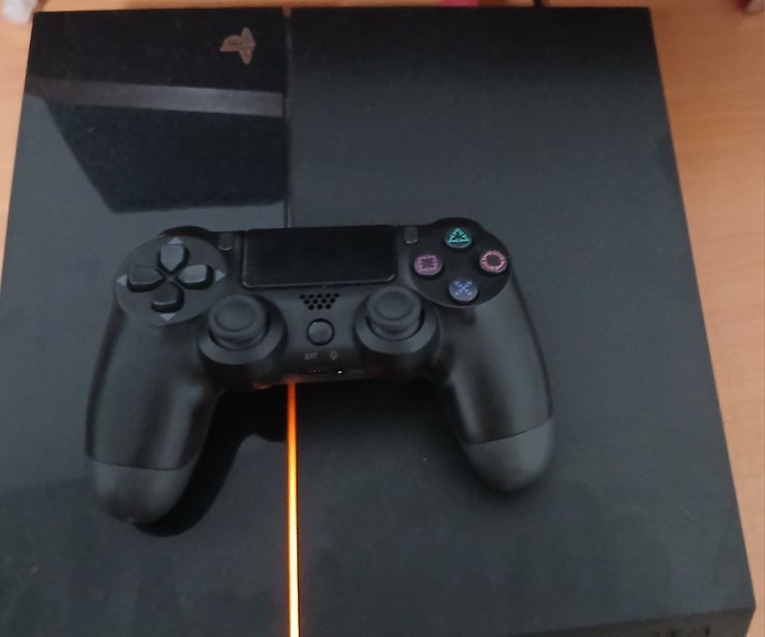 Vendo playstation 4 em ótimo estado