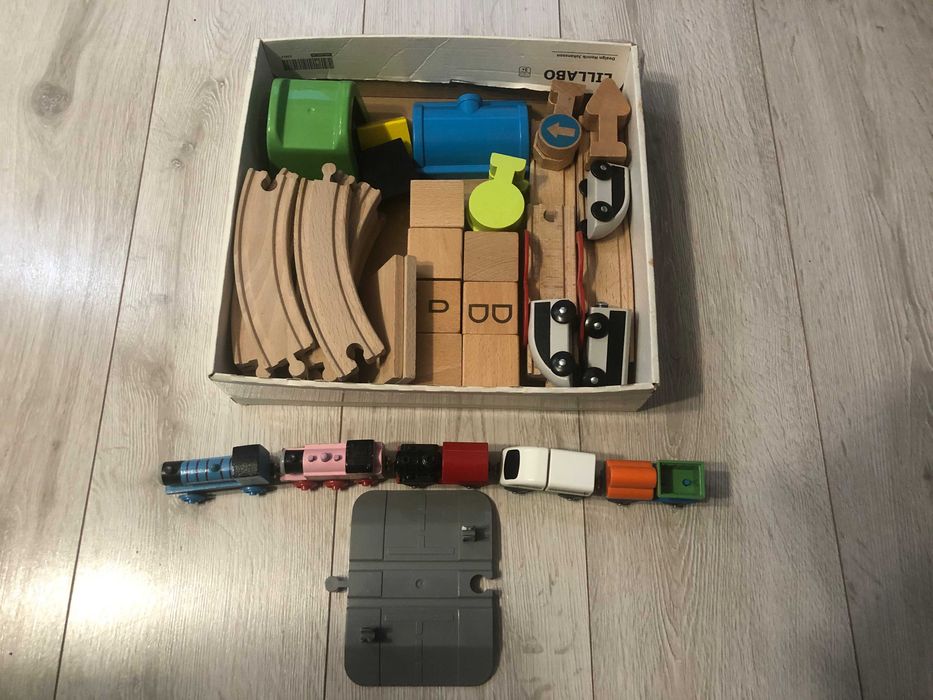 Kolejka LILLABO IKEA lokomotywa pociąg wagony 43 elementy + 5 dodatek
