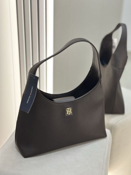Нова жіноча сумка Tommy Hilfiger в трендовому кольор