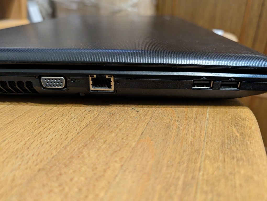 Ноутбук lenovo g575 (1.3 ггц  4гб озу + SSD 120+ HDD 348 +WIN )