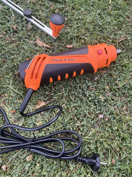 ⸻  Multiferramenta Elétrica Twist-A-Saw – Como Nova!