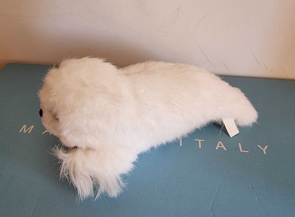 Foca branca de peluche