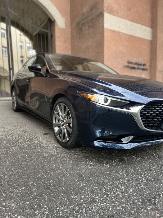 Мазда 3 Mazda 3 21 рік