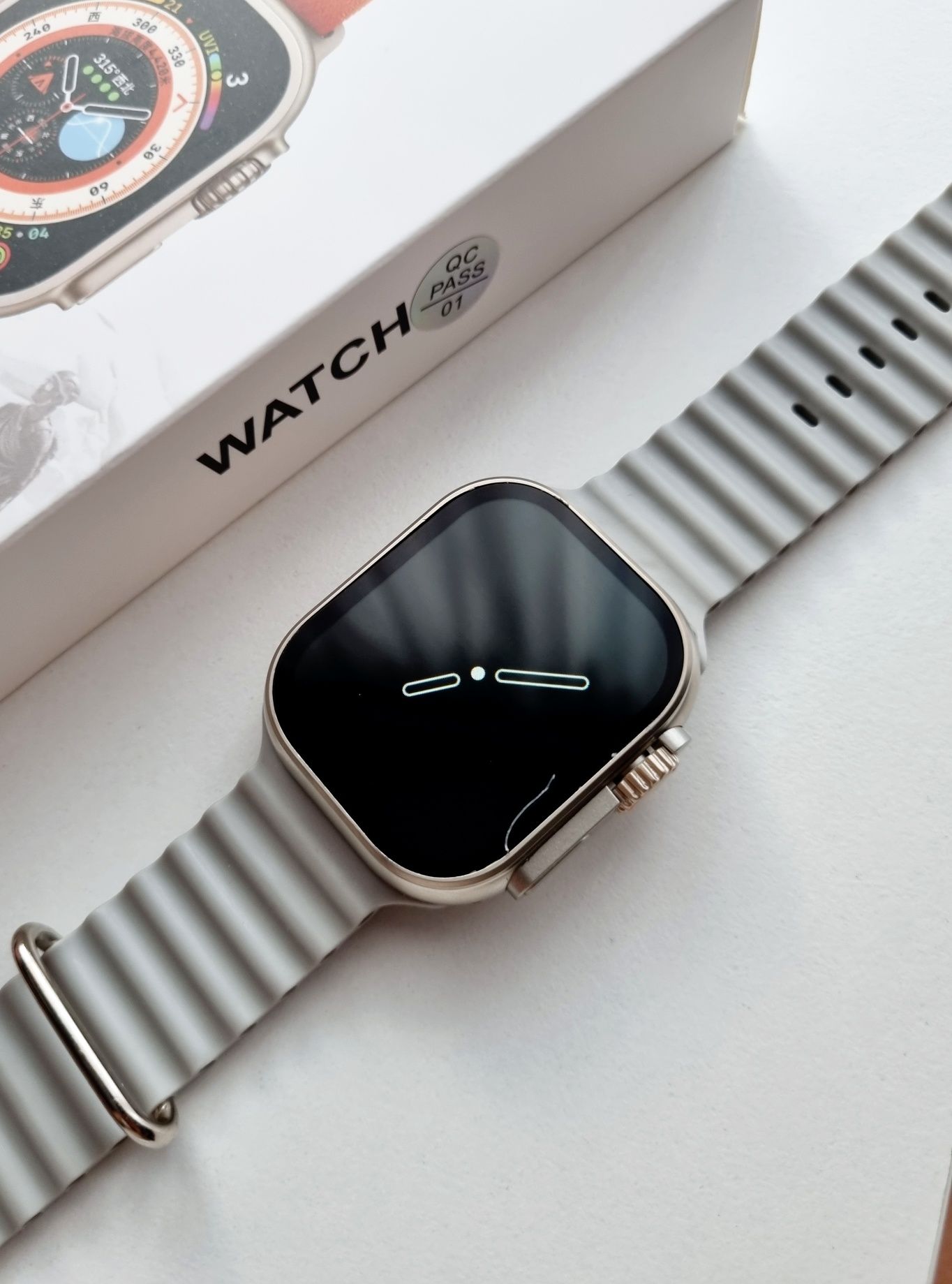 Smartwatch srebrny Ultra