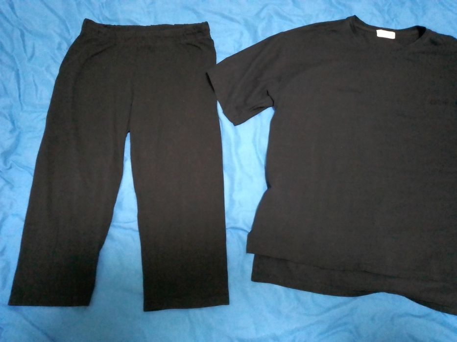 Продам літній трикотажний костюм 46 р