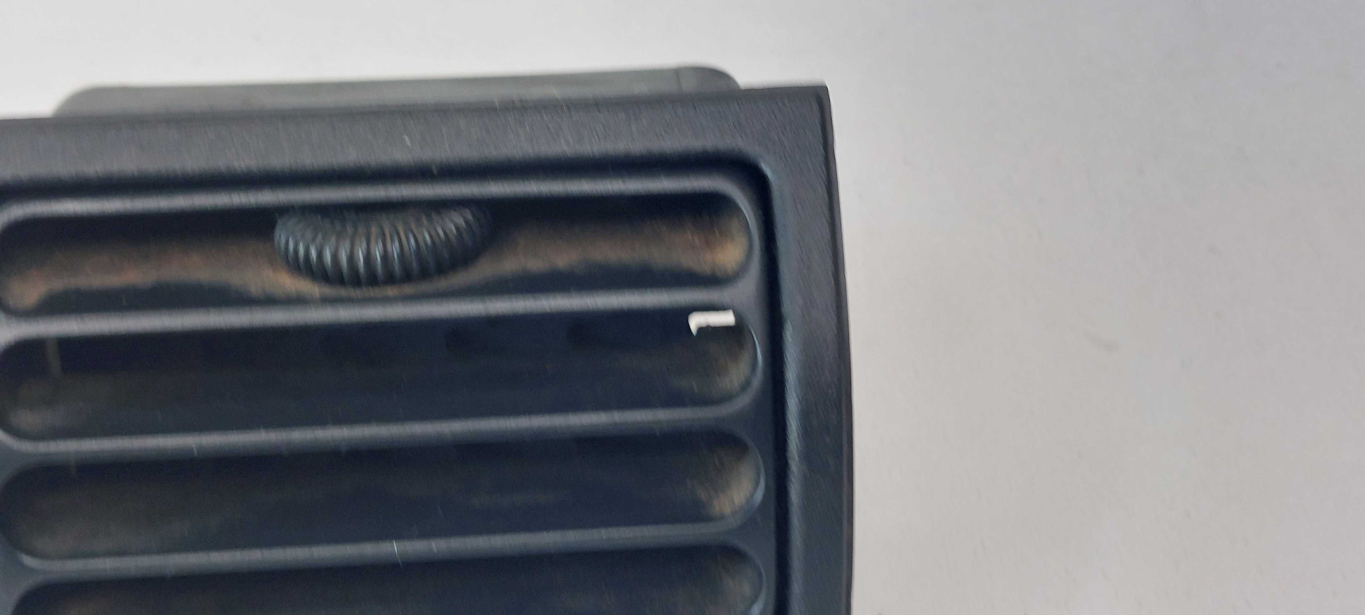 Peugeot 205 Mk2 Fase 2 Grelha Central Tablier Interior Preto