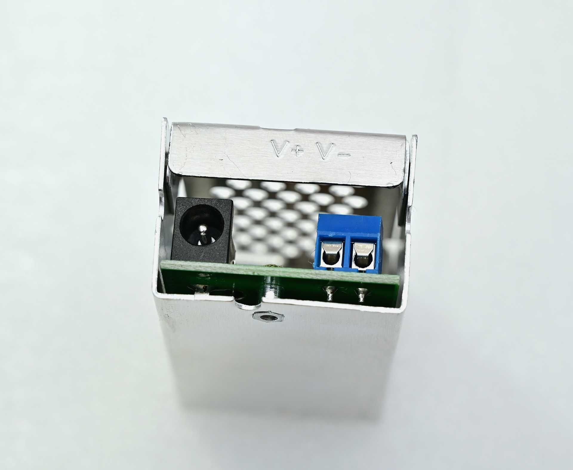 USB зарядка 4 USB выхода DC-DC 9V-36V до 5V/6A