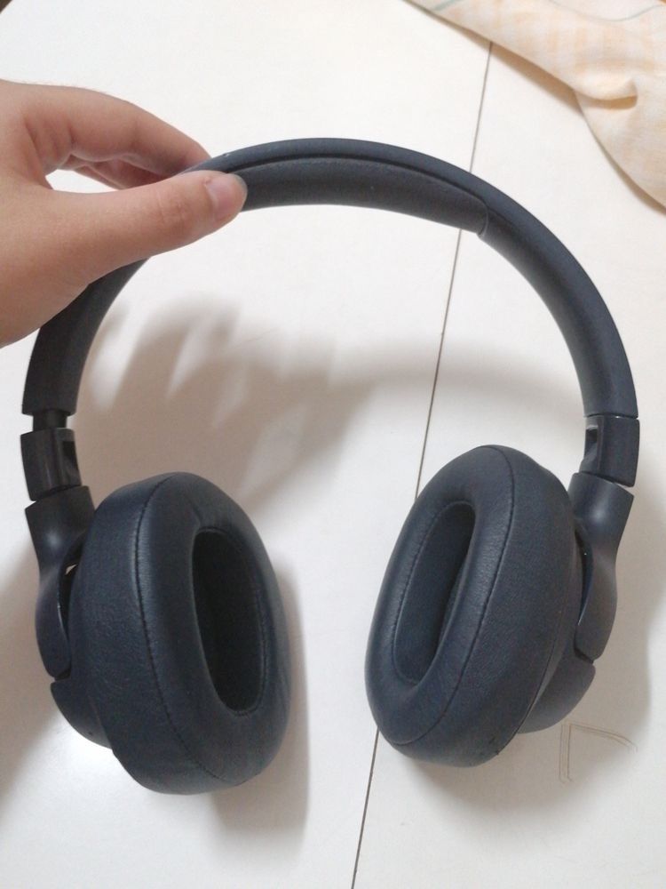 Headphones jbl 710