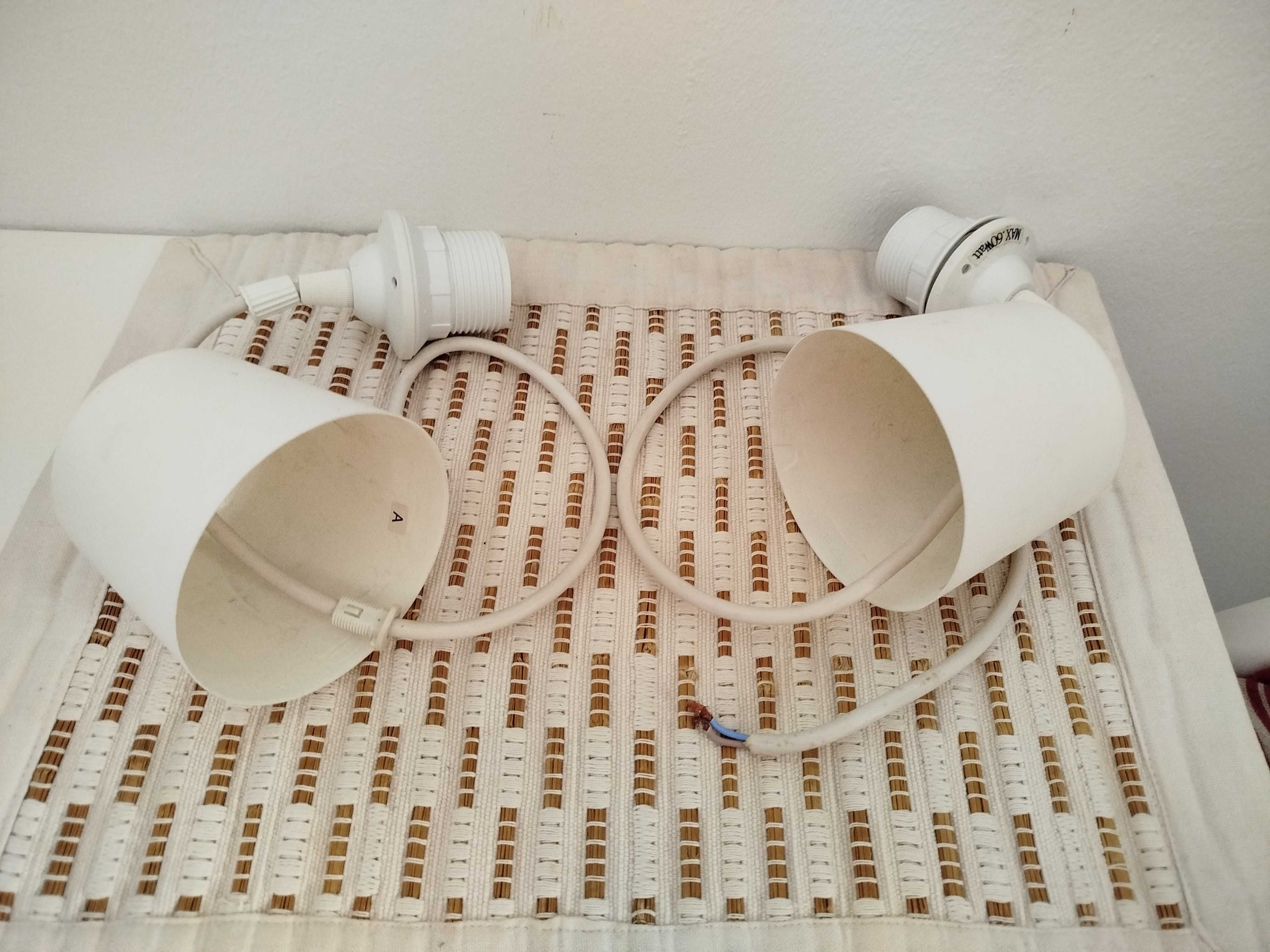 Conjunto de candeeiros: teto e secretária [valor total 12 eur]