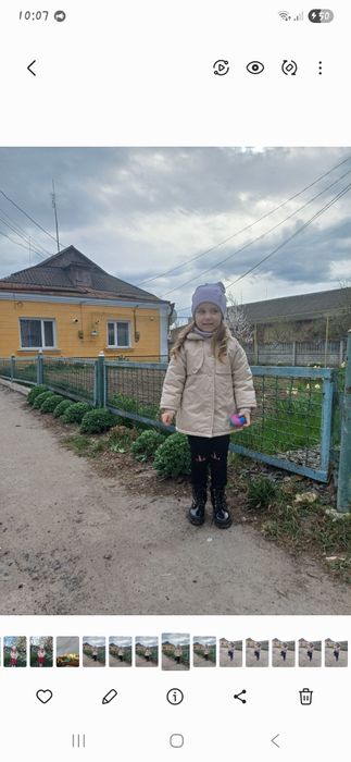 Пальтішко осіннє на дівчинку