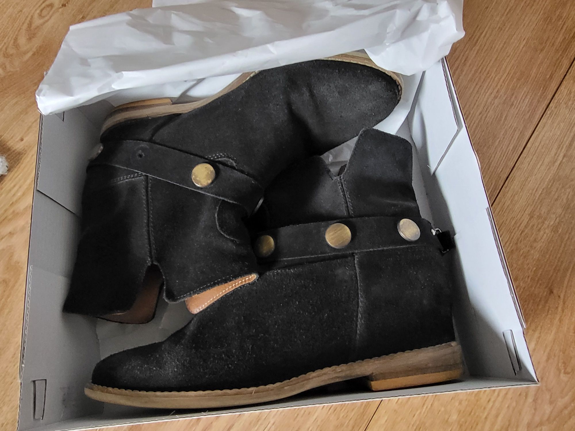 Buty Gianmarko zamszowe czarne 38