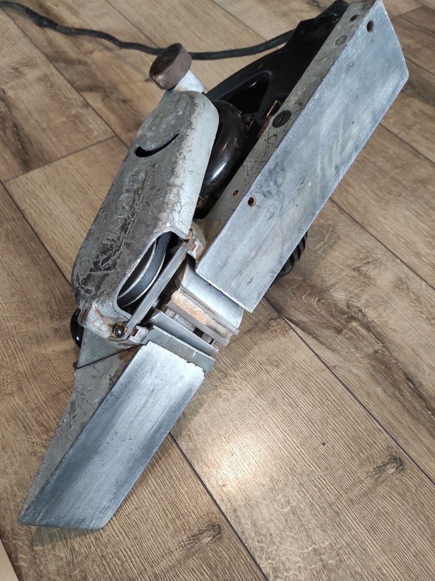 Strug elektryczny mafell m 75