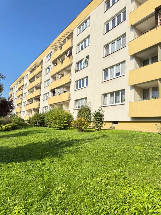 Ładne mieszkanie na wysokim parterze w dobrej okolicy
