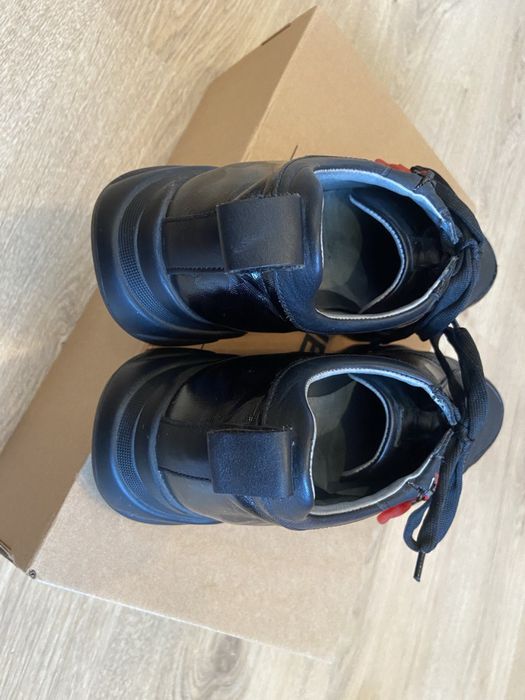 Кросівки, натуральна шкіра, вир-во Украіна