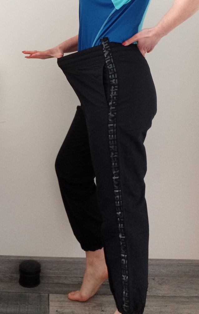 Spodnie sportowe Reebok damskie roz. M