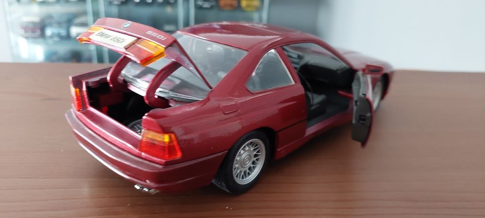 Model 1:18 Bmw 850i E31 Maisto