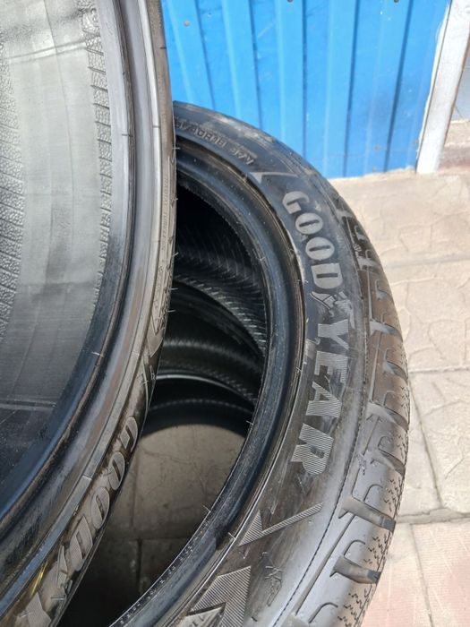 245/40/18 гуд ер как новые лежали в гараже 4 года проехала 2 т
