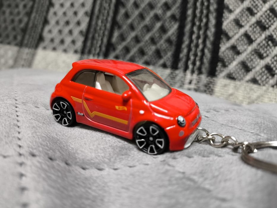 Fiat 500 czerwony brelok do kluczy