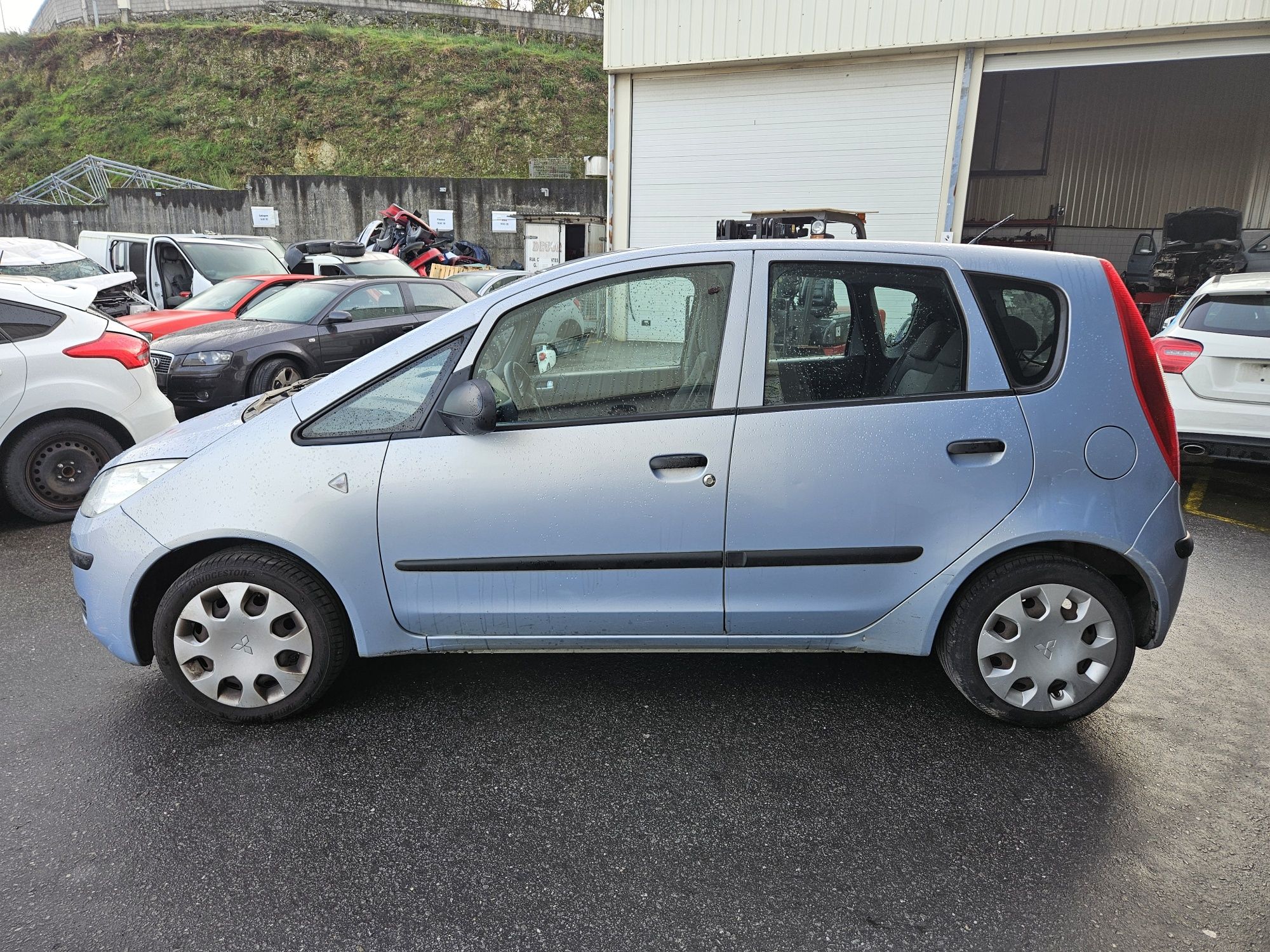 Mitsubishi Colt 1.3i de 2005 para peças