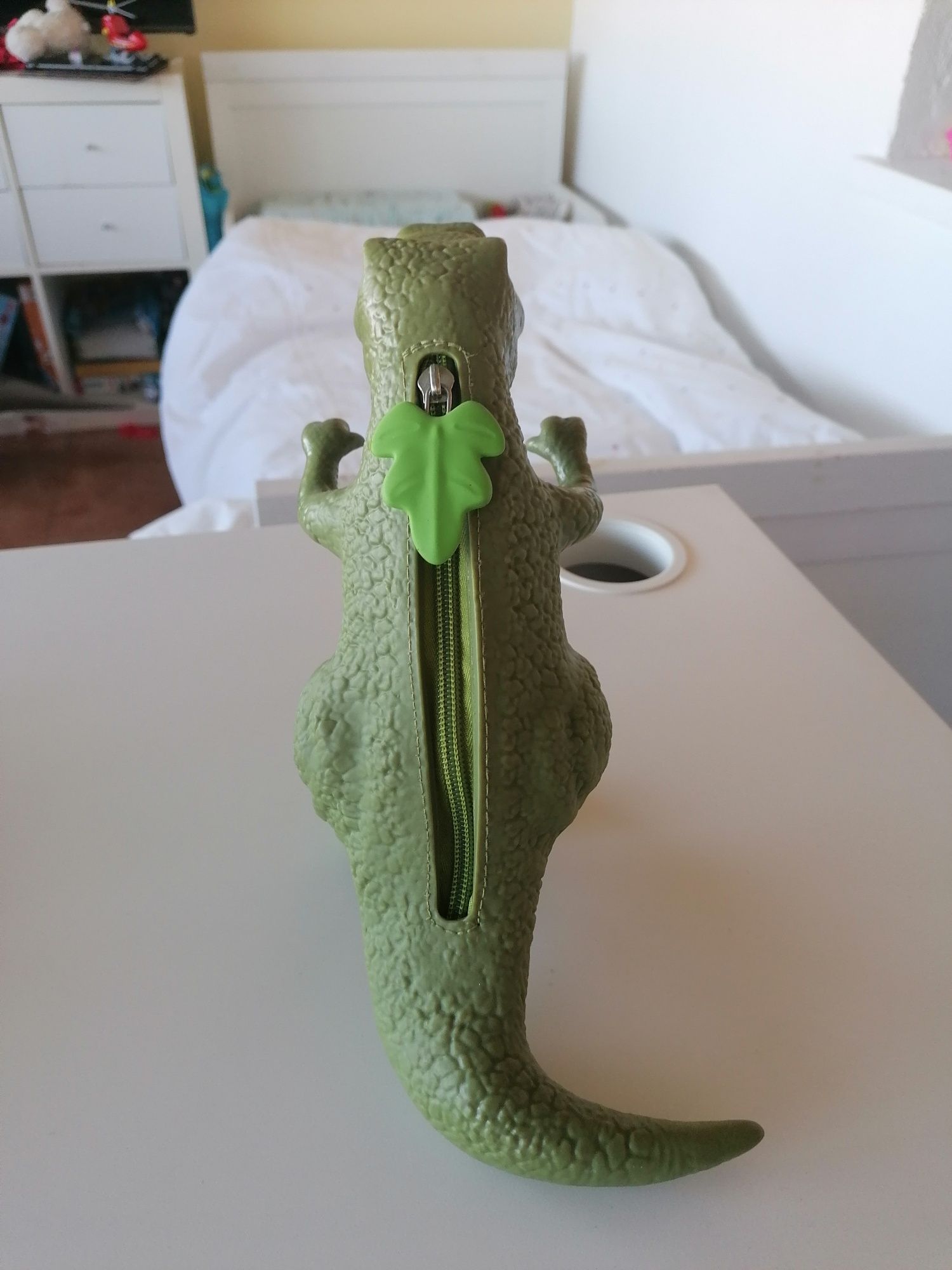 Estojo dinossauro