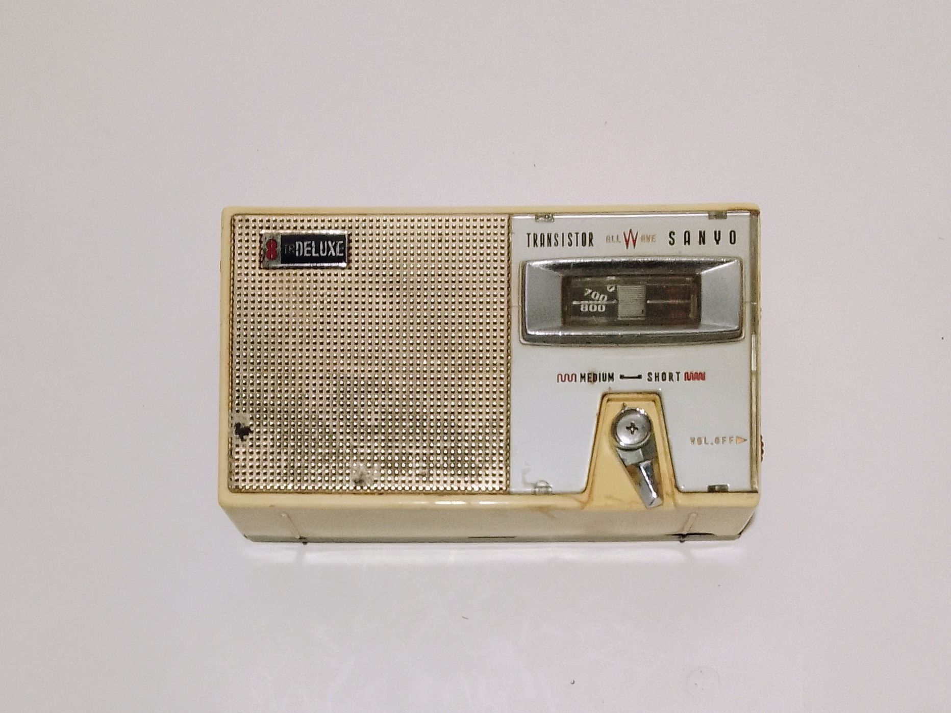 Rádio Sanyo 8TR Deluxe