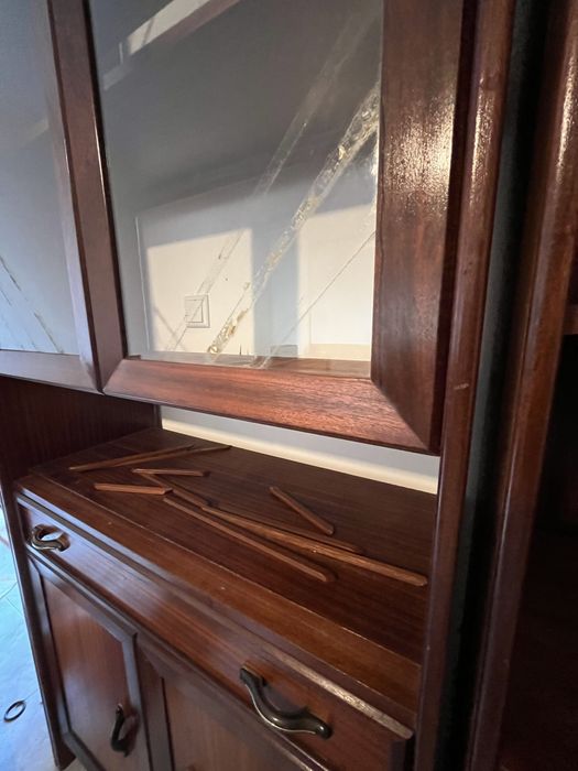 Cristaleira 3 armarios + 1 canto