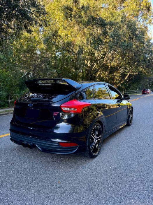 Ford Focus ST      2016
