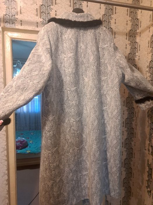 Продам зимове жіноче пальто