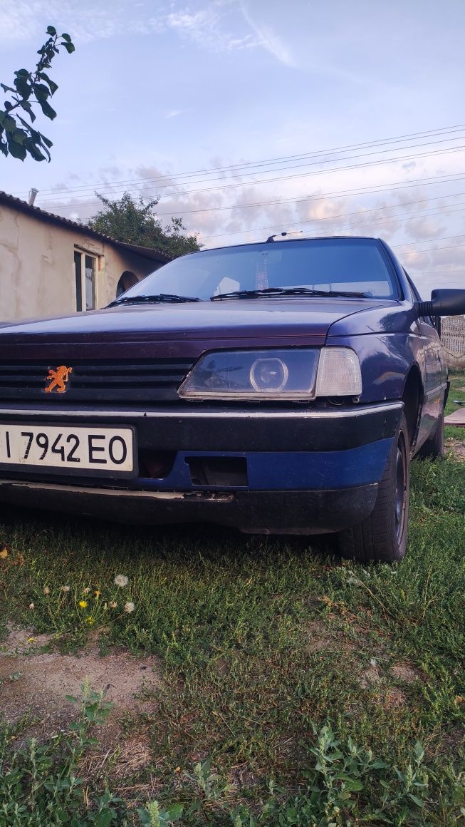 Продам  Пежо 405