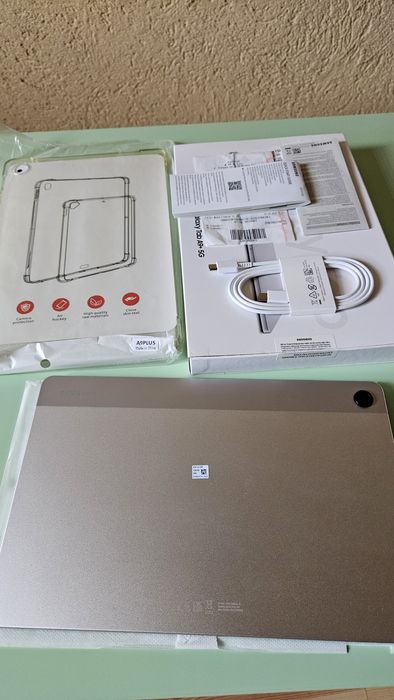 Tablet Samsung Galaxy Tab A9+ 11 8/128 5G srebrny. Idealny stan.