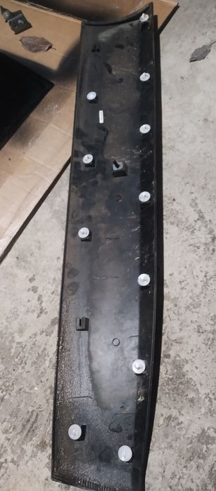 Listwa drzwi jeep Renegade lewy przód