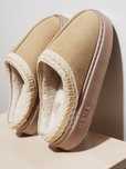 Kapcie 40-41 na platformie beżowe z haftem pluszowe w stylu emu ugg