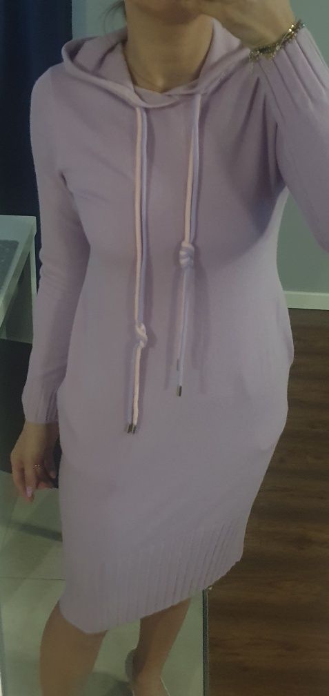Liliowa sukienka sweterkowa dresowa