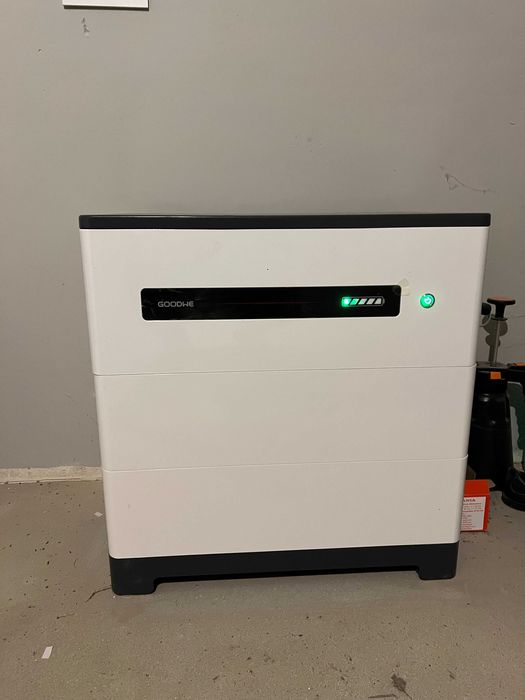 GoodWee - falownik hybrydowy i magazyn energii