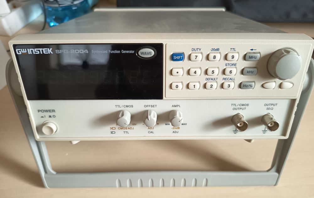 Generator funkcji Instek SFG 2004