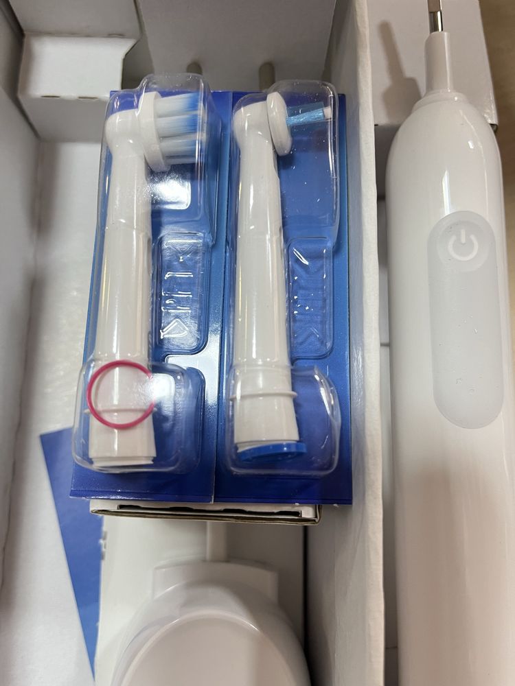 Зубна щітка електрична  Oral-b Laboratory з 2 насадками