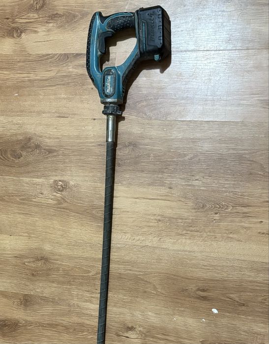 Makita DVR450Z Zagęszczacz Wibrator do betonu