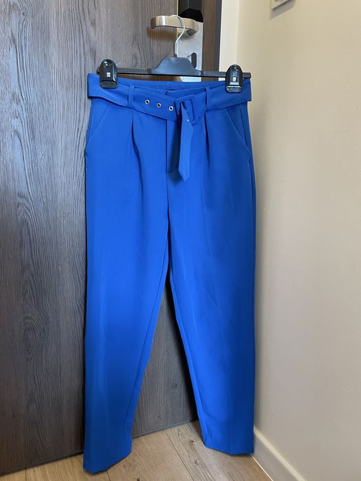 Niebieski garnitur damski