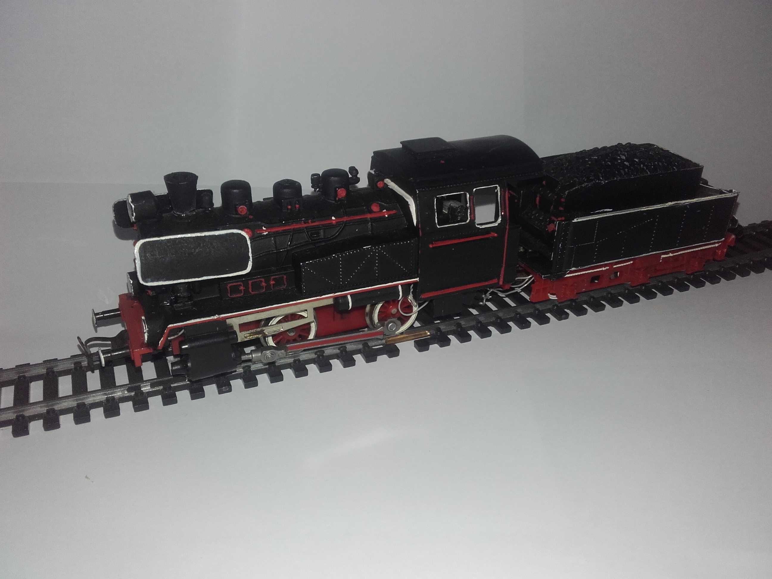 Lokomotywa parowóz DB 98 003 z tandemem i wiatrownicami, oświetlona H0