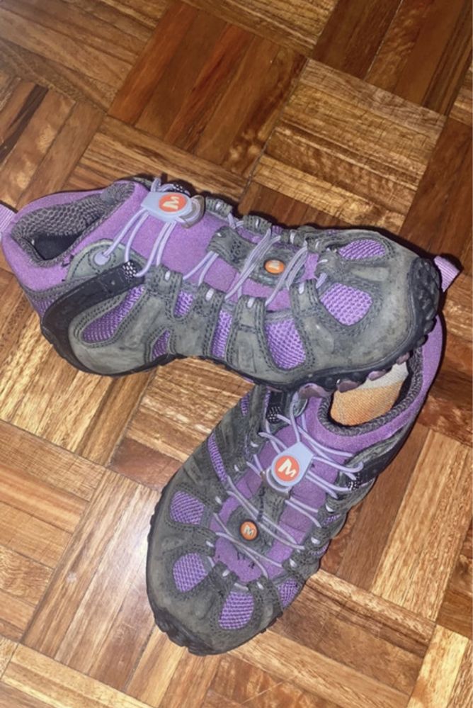 Vendo ténis merrell roxos