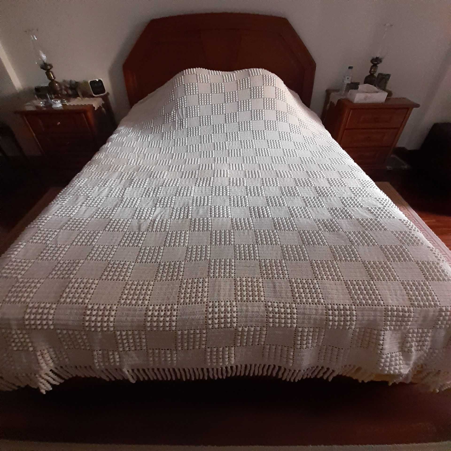 Colcha de cama de casal em crochet