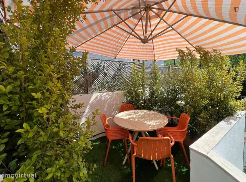 Apartamento com 2 quartos - localizado em Intendente Lisbon