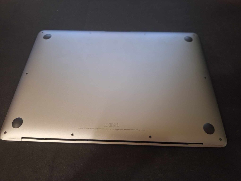 MacBook Air 13" 10.2022