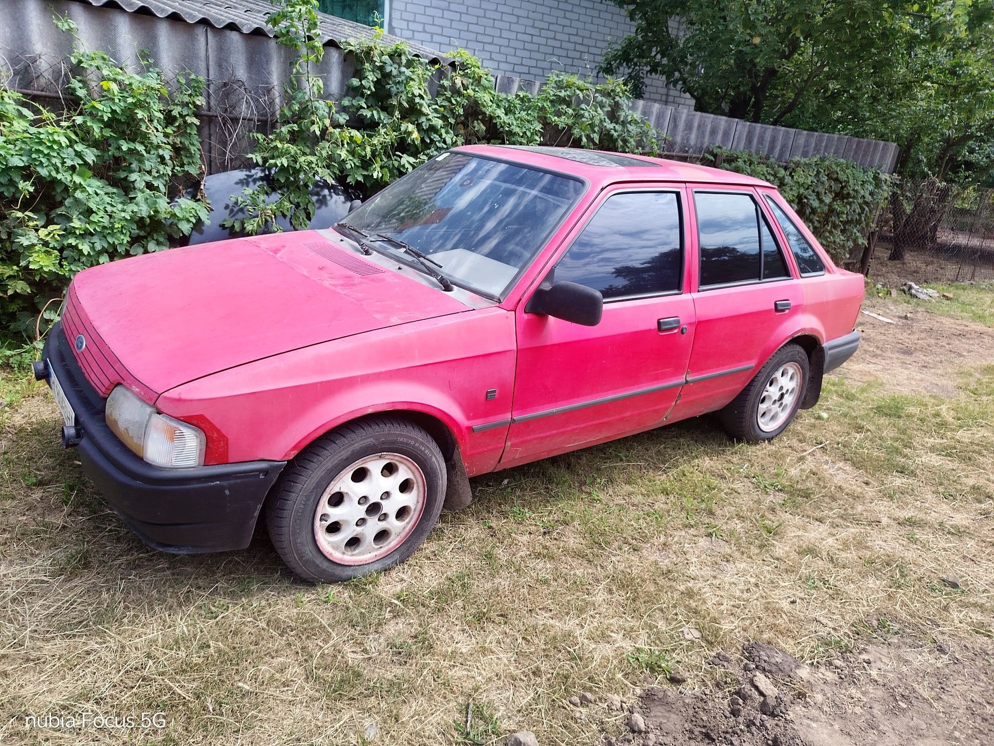 Срочно продам Ford escort