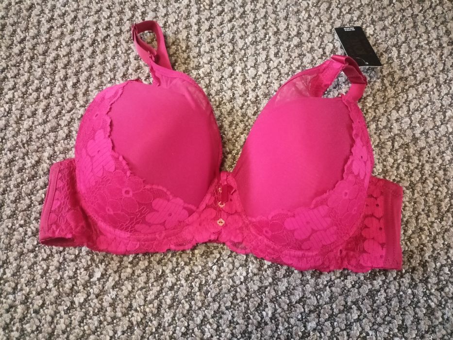 Biustonosz czerwony 75/80 D