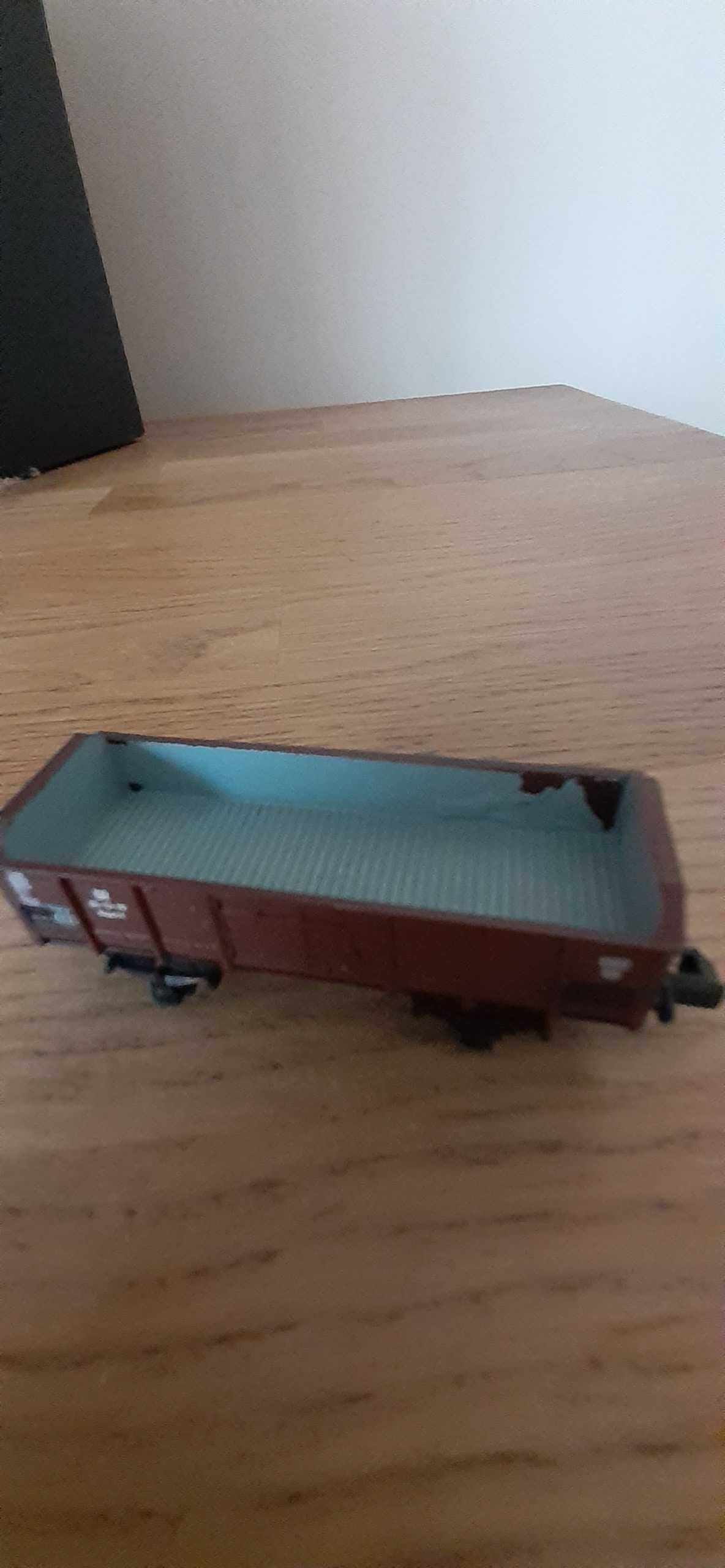 PIKO Lokomotywa spalinowa z 5 wagonami Skala N