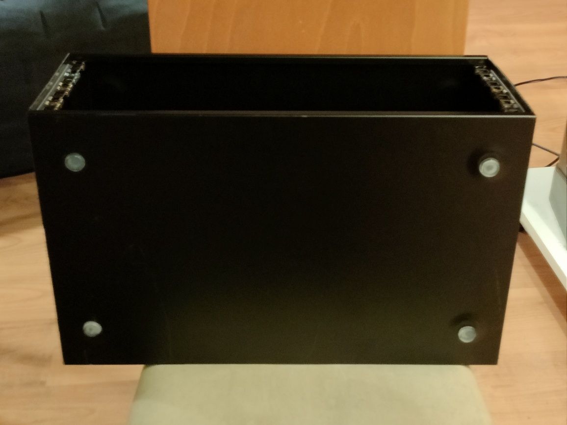 Rack de 4 elementos metálicas