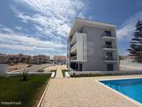 Apartamento T3 com piscina