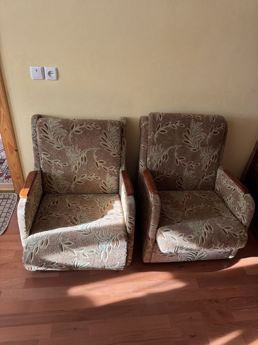 Крісла мʼягкі, дві штуки