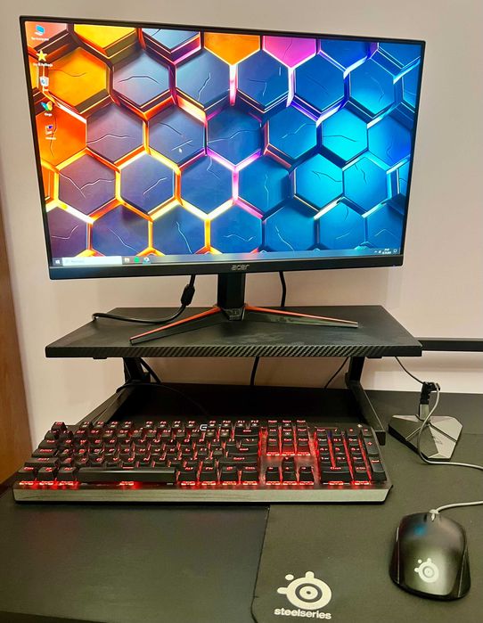 Komputer stacjonarny PC gamingowy + monitor + klawiatura + myszka